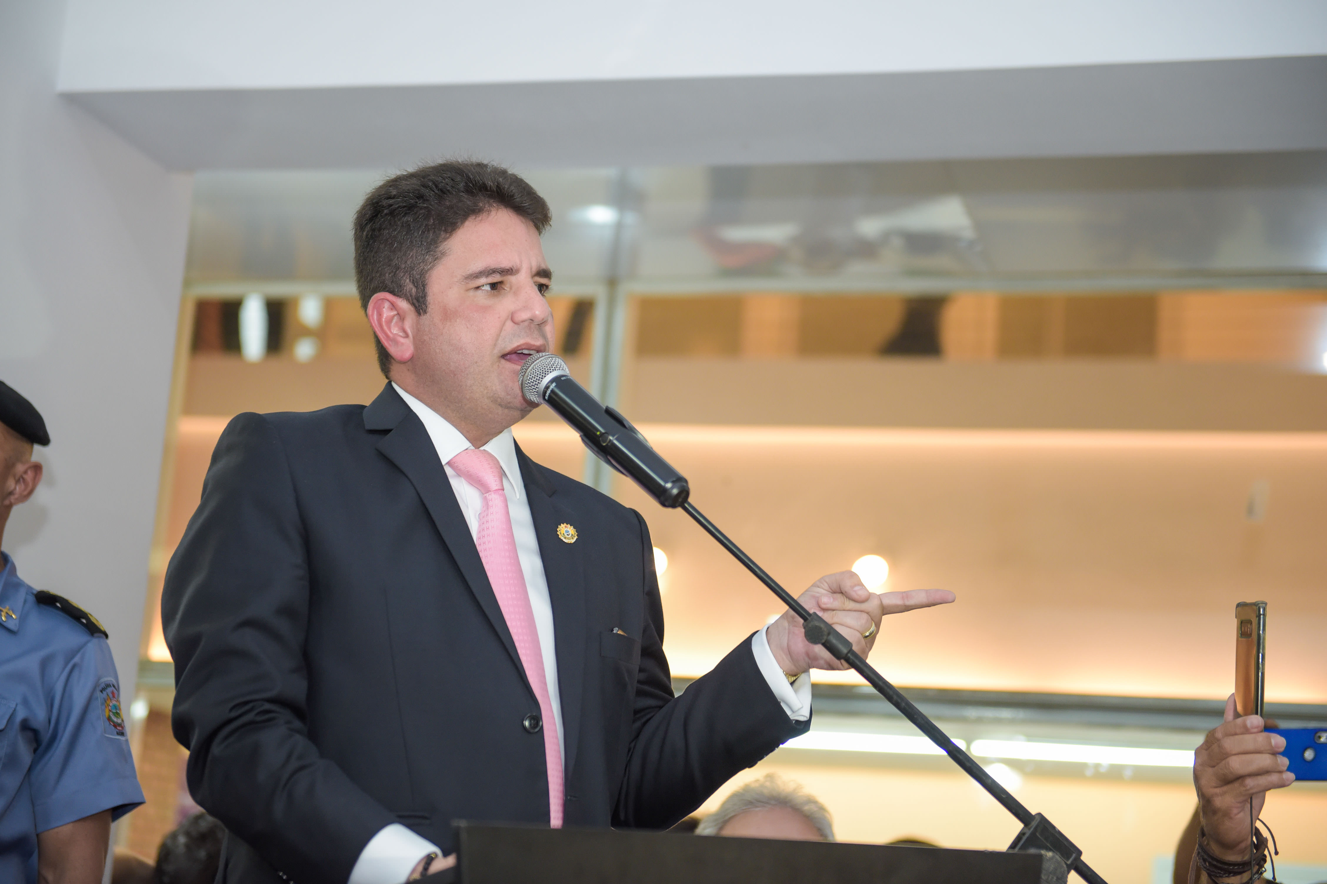 Na tentativa de evitar greve, governo convida lideranças da Saúde para reunião na segunda