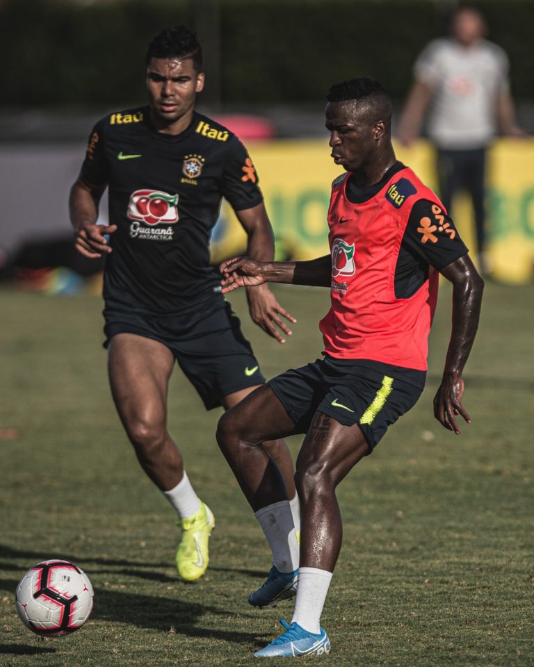 Vinicius Junior constrói mansão de R$ 20 milhões na Barra com boate subterrânea inspirada em Neymar