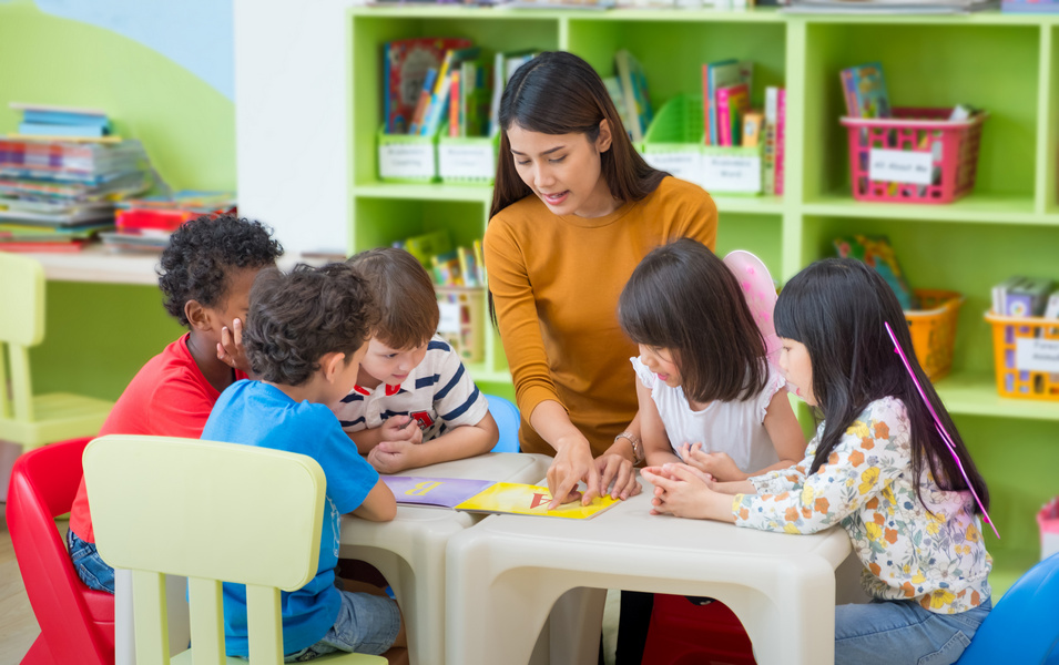 Cursos gratuitos para profissionais da educação