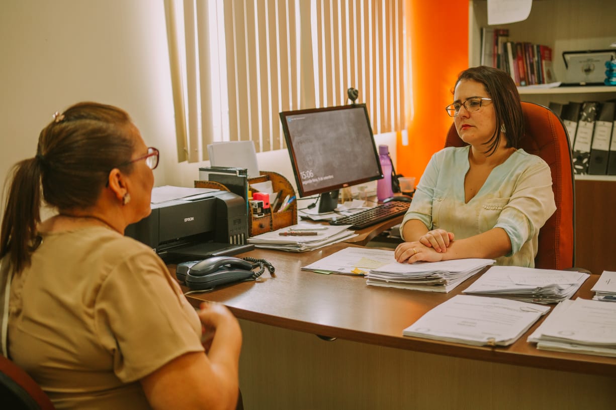 Deputada Juliana diz que violência contra a mulher é uma “cultura com raízes profundas”