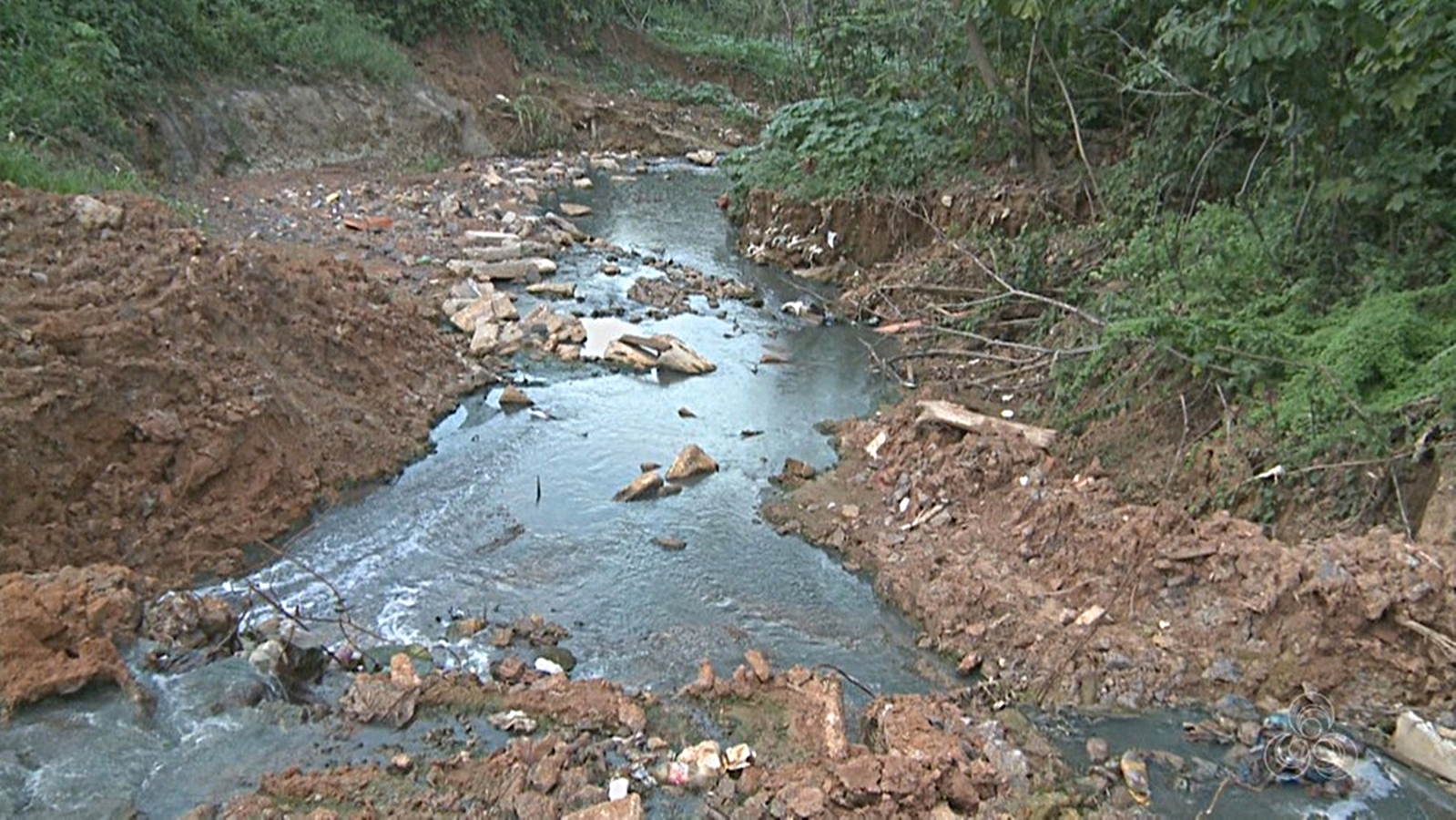 Igarapé São Francisco, maior afluente urbano do Rio Acre, está morrendo Igarapé São Francisco, maior afluente urbano do Rio Acre, está morrendo