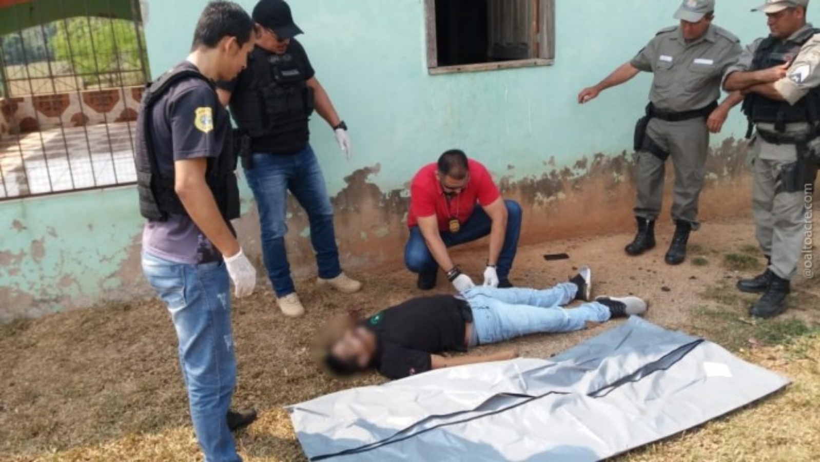 Quadrilha tenta roubar pick-up em Capixaba, dono reage e mata um com tiro no rosto