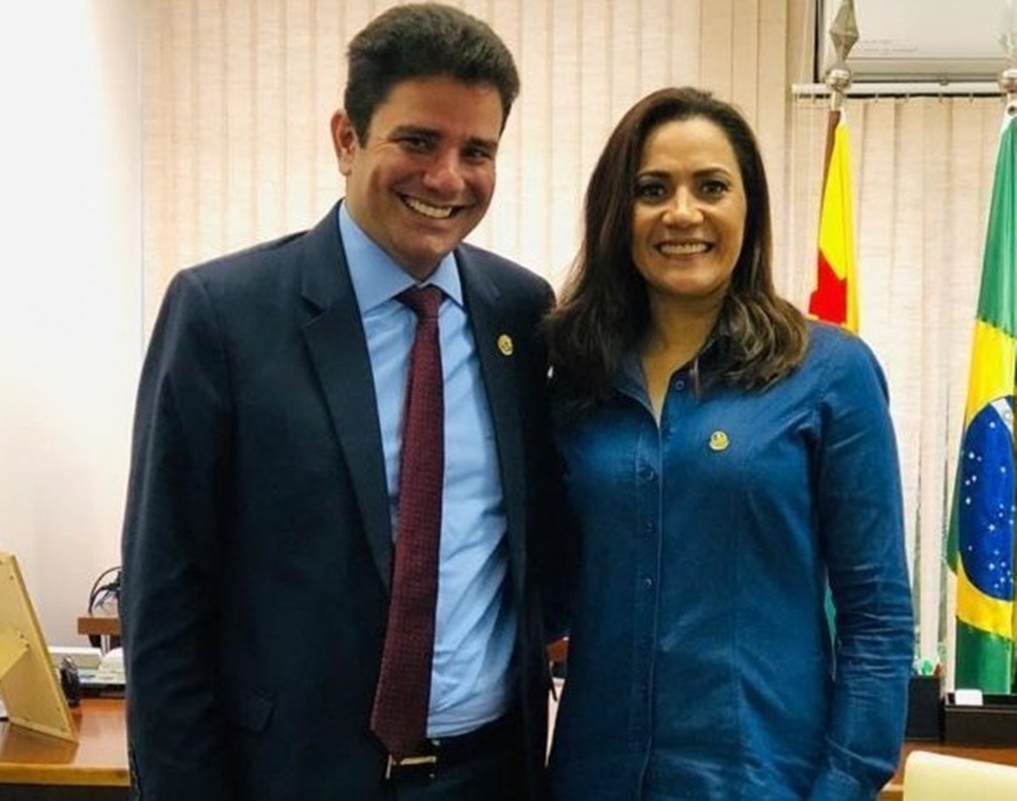 Mailza descarta suposta desfiliação de Gladson: “Continuamos apoiando o governo”
