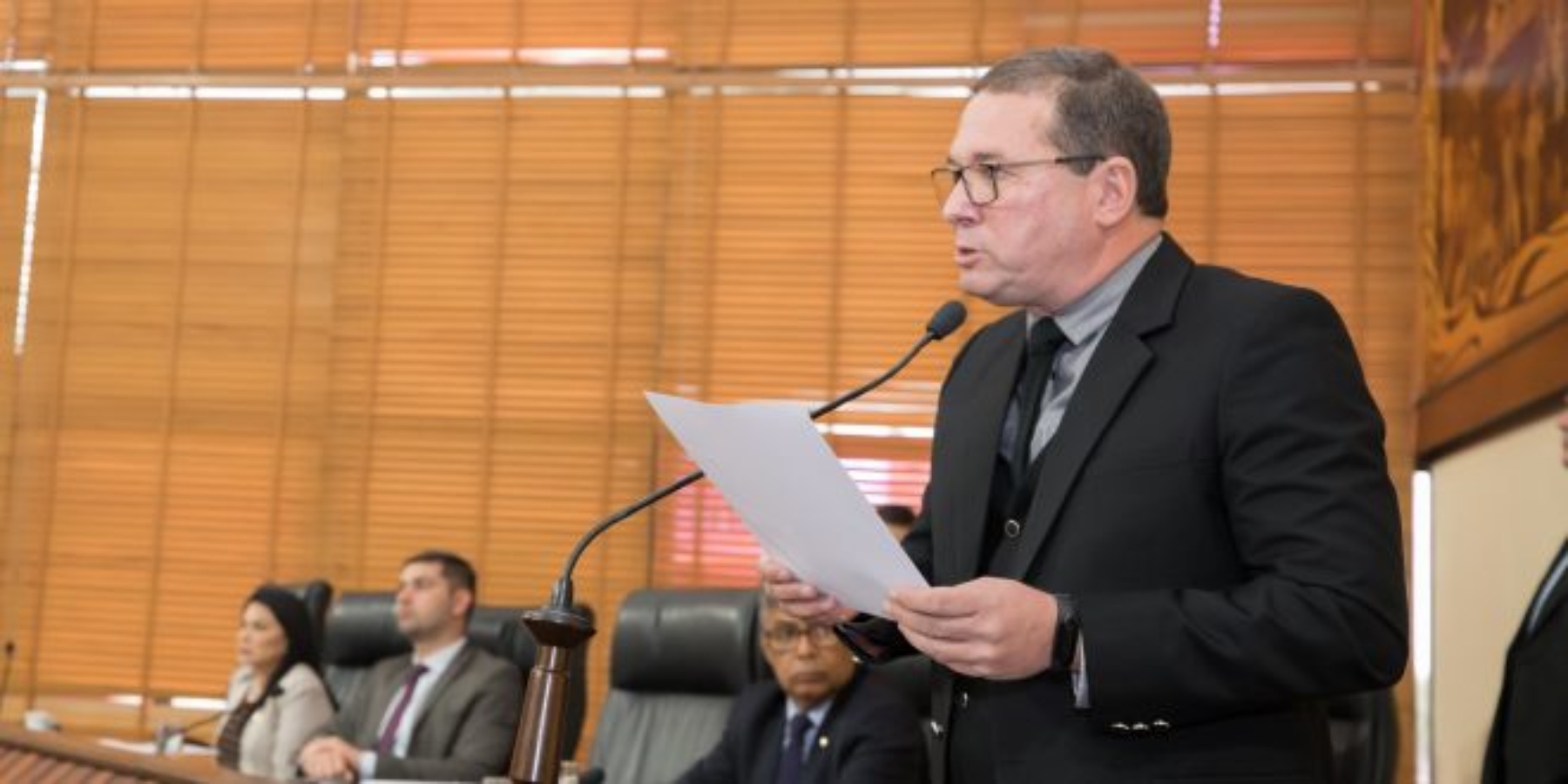Deputado quer que escolas disponibilizem absorventes íntimos gratuito para alunas