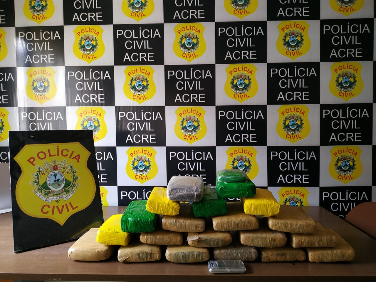 Dois homens são presos em Cruzeiro do Sul com 20 kg de maconha
