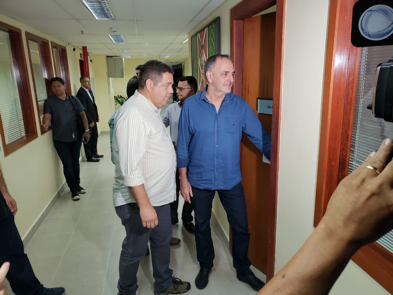 Deputados querem que Gladson torne ‘sem efeito’ as 340 exonerações