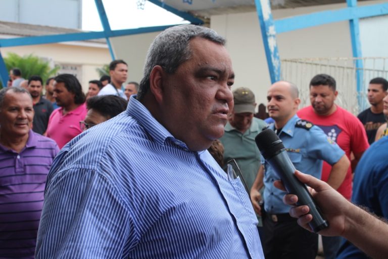 Prefeito Mazinho foge de Sena para não encontrar o governador Gladson
