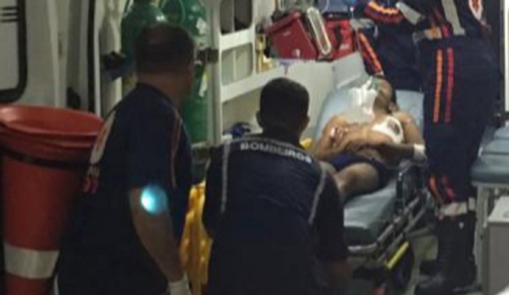 Homem dispara tiros contra duas pessoas que andavam em rua na Vila Acre e foge