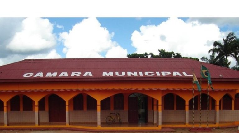 Câmara de Plácido de Castro prorroga suspensão de atividades até dia 15 de agosto