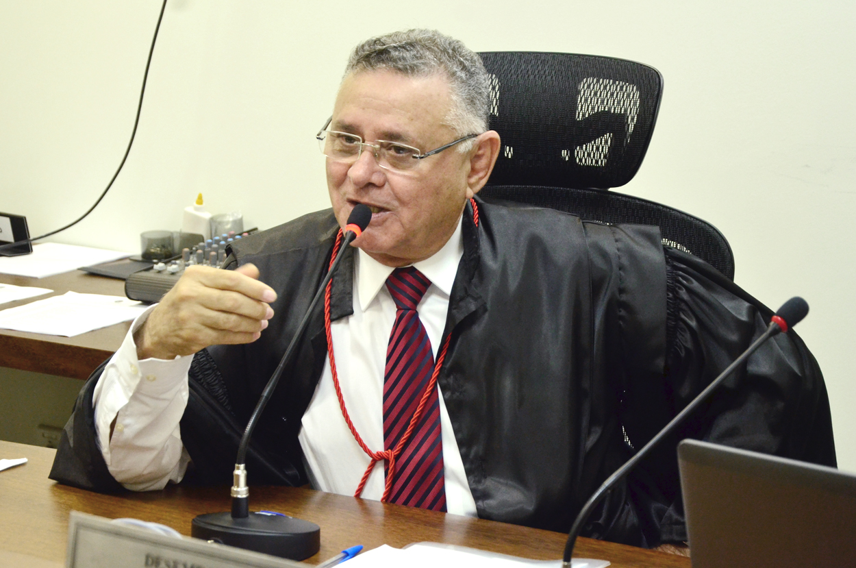 Presidente do Tribunal de Justiça do Acre Francisco Djalma assume governo do Acre