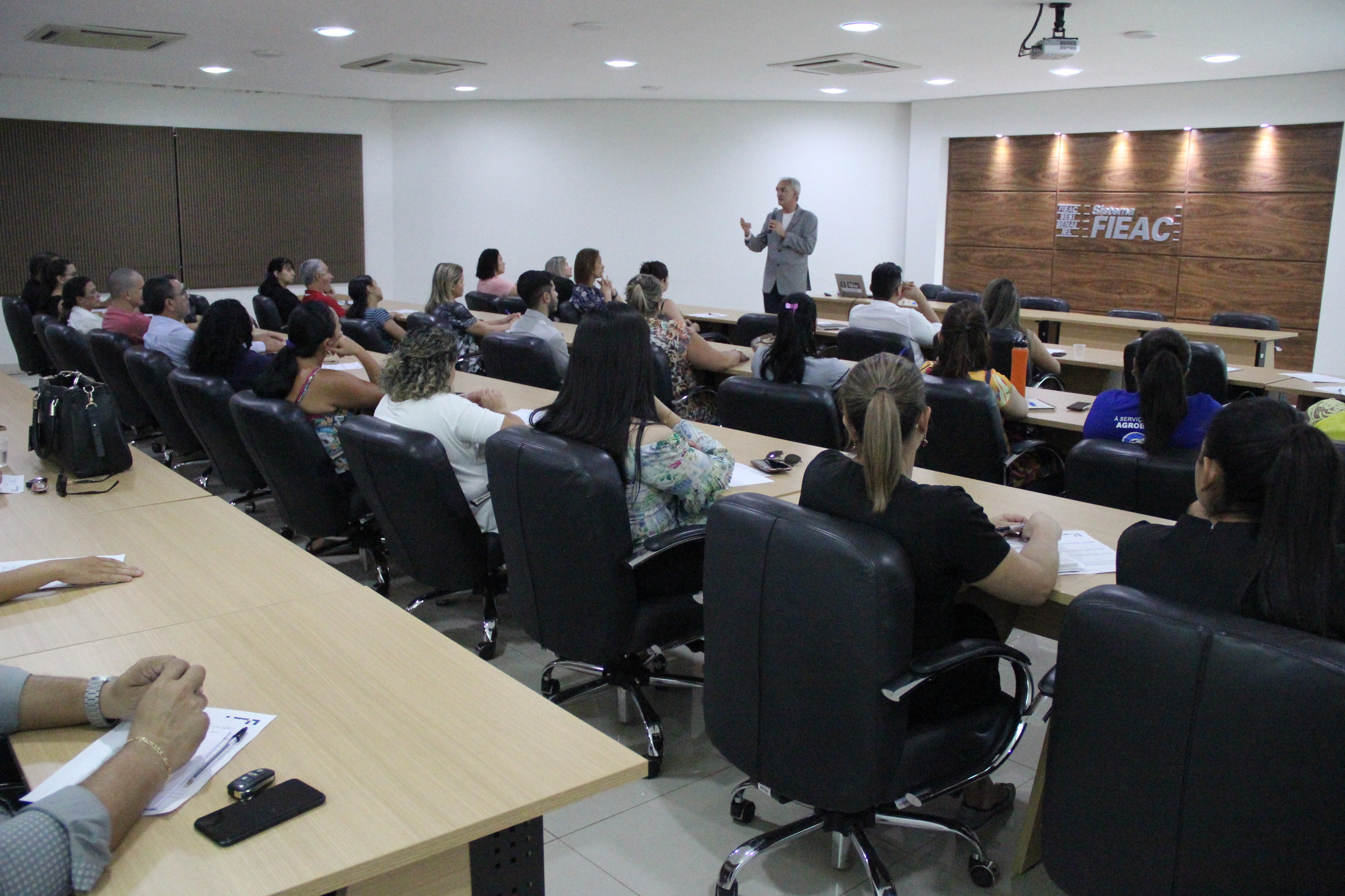 Na FIEAC, Encontro com Contadores trata sobre o que muda com o novo eSocial
