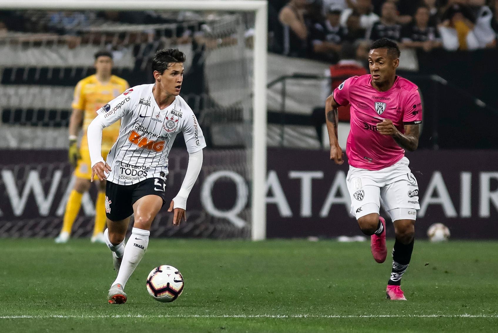Corinthians perde de 2 a 0 para equatorianos e se complica na Sul-Americana
