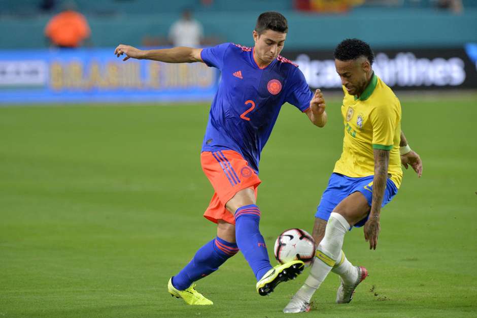 Neymar marca em retorno e Brasil empata com a Colômbia