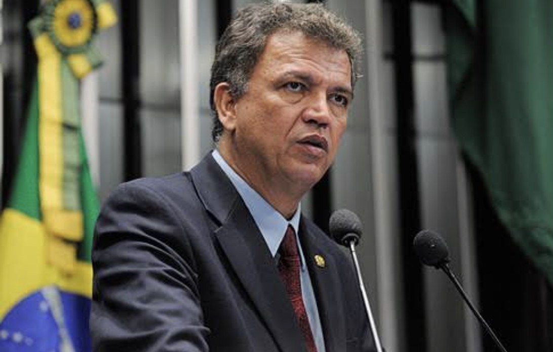 Bactéria ‘super poderosa’ quase mata senador Sérgio Petecão, diz blogueiro