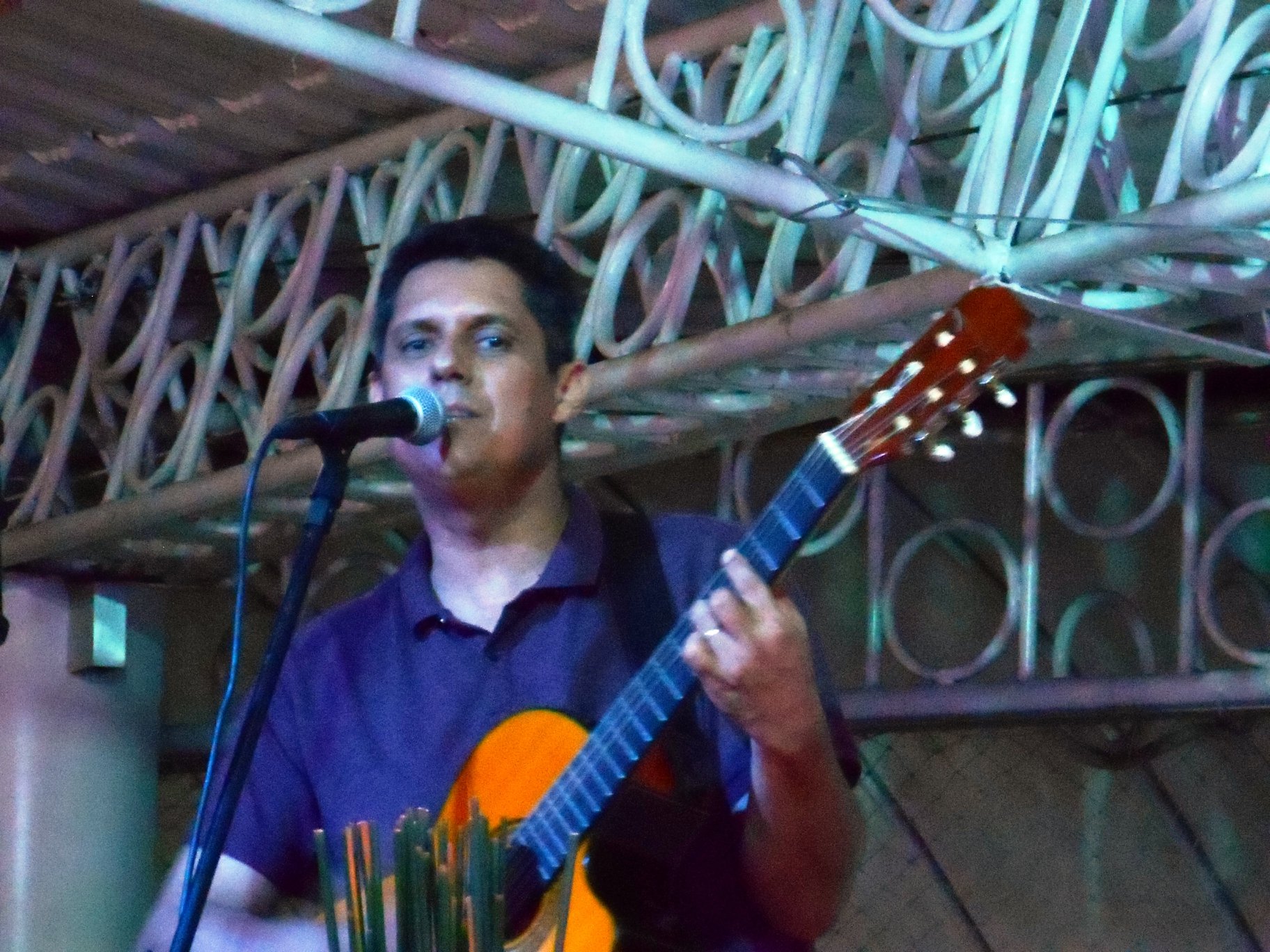 Com 20 anos de carreira, Franklin Pinheiro se apresenta na Escola de Música