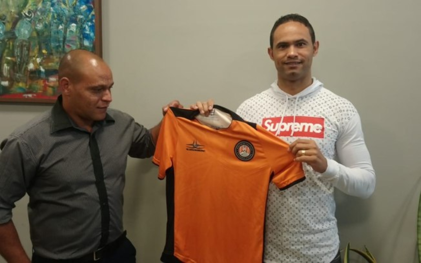 Goleiro Bruno consegue autorização da Justiça e tem data para voltar ao futebol