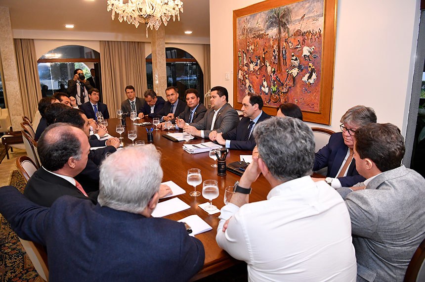 Gladson Cameli participa de reunião de governadores com o presidente do Senado