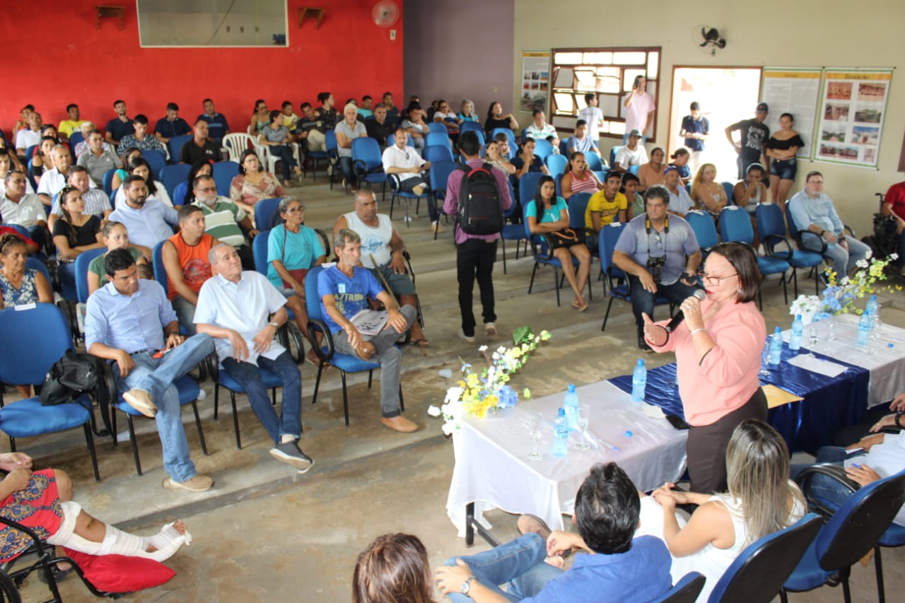 Vanda Milani integra mutirão em apoio aos atingidos por vendaval em Capixaba