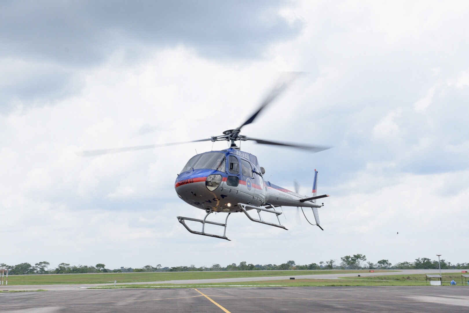 Novo helicóptero do governo chega ao Acre para ajudar no combate ao crime