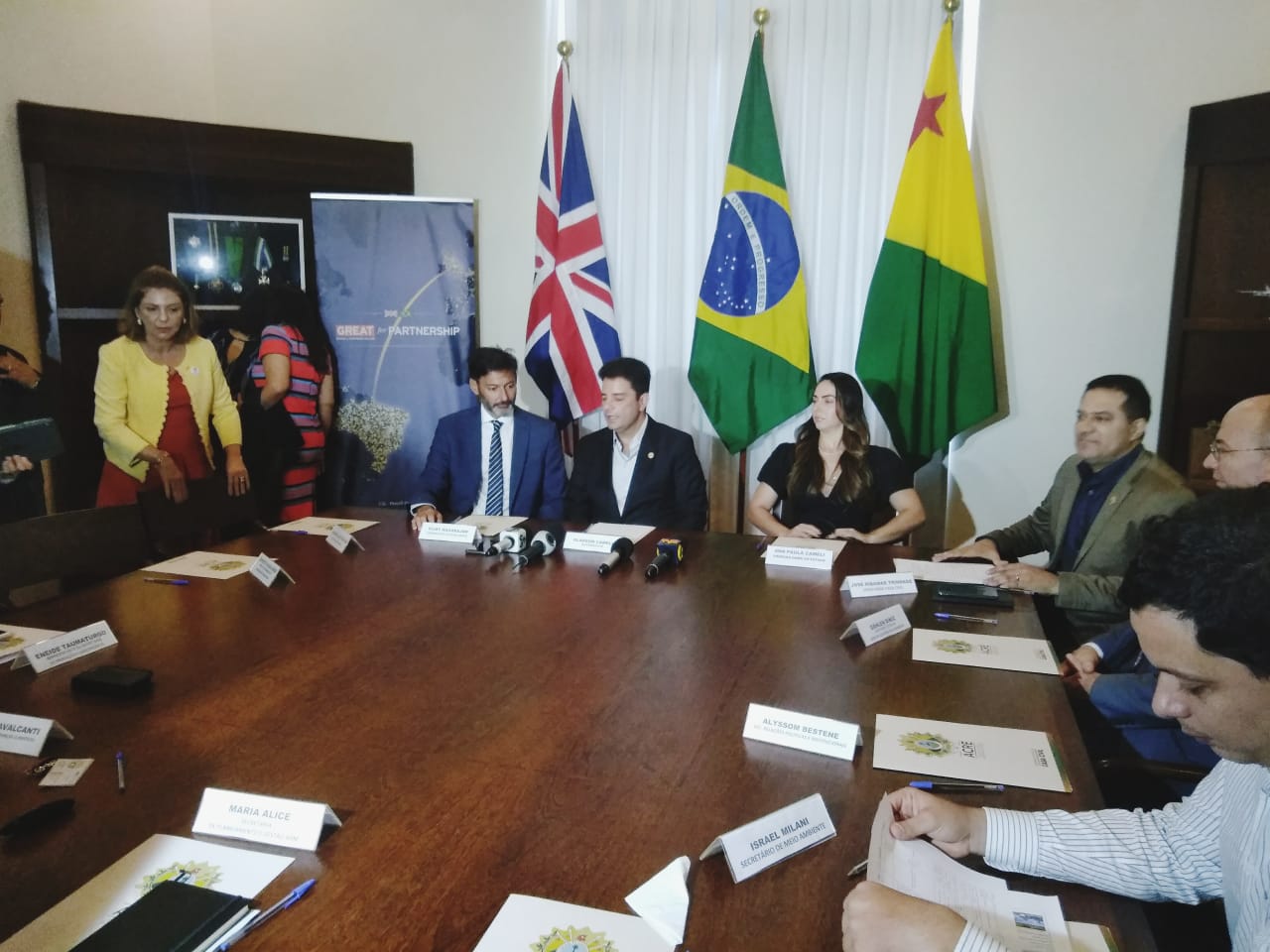 Embaixador do Reino Unido visita o Acre e acompanha investimentos