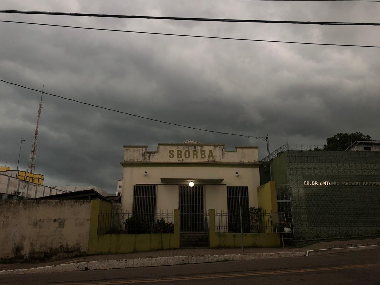 Friale alerta para temporal e queda pontual de granizo nesta quinta