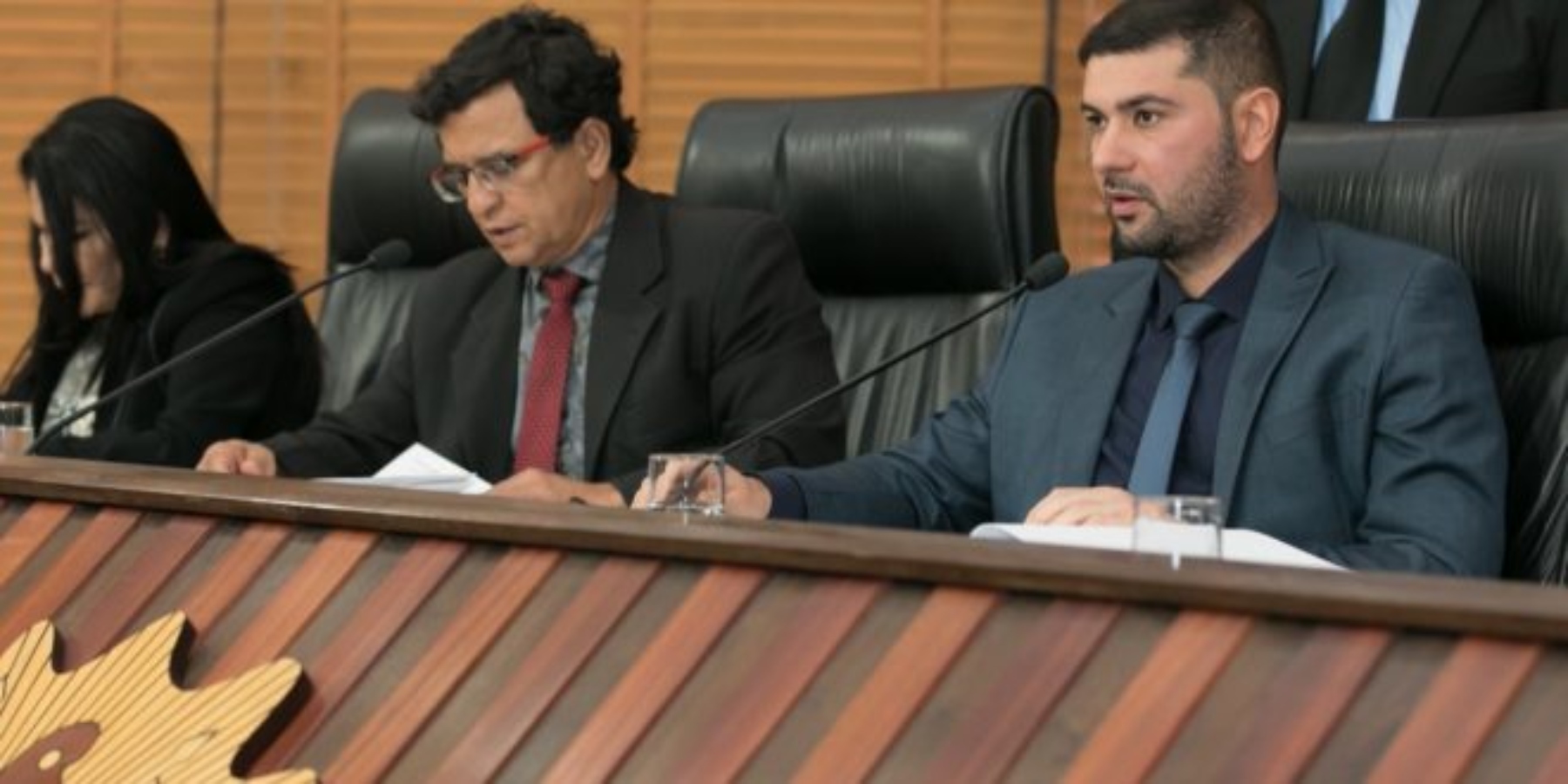 Deputados de oposição ao governo Cameli sentem na pele o peso do trator governista
