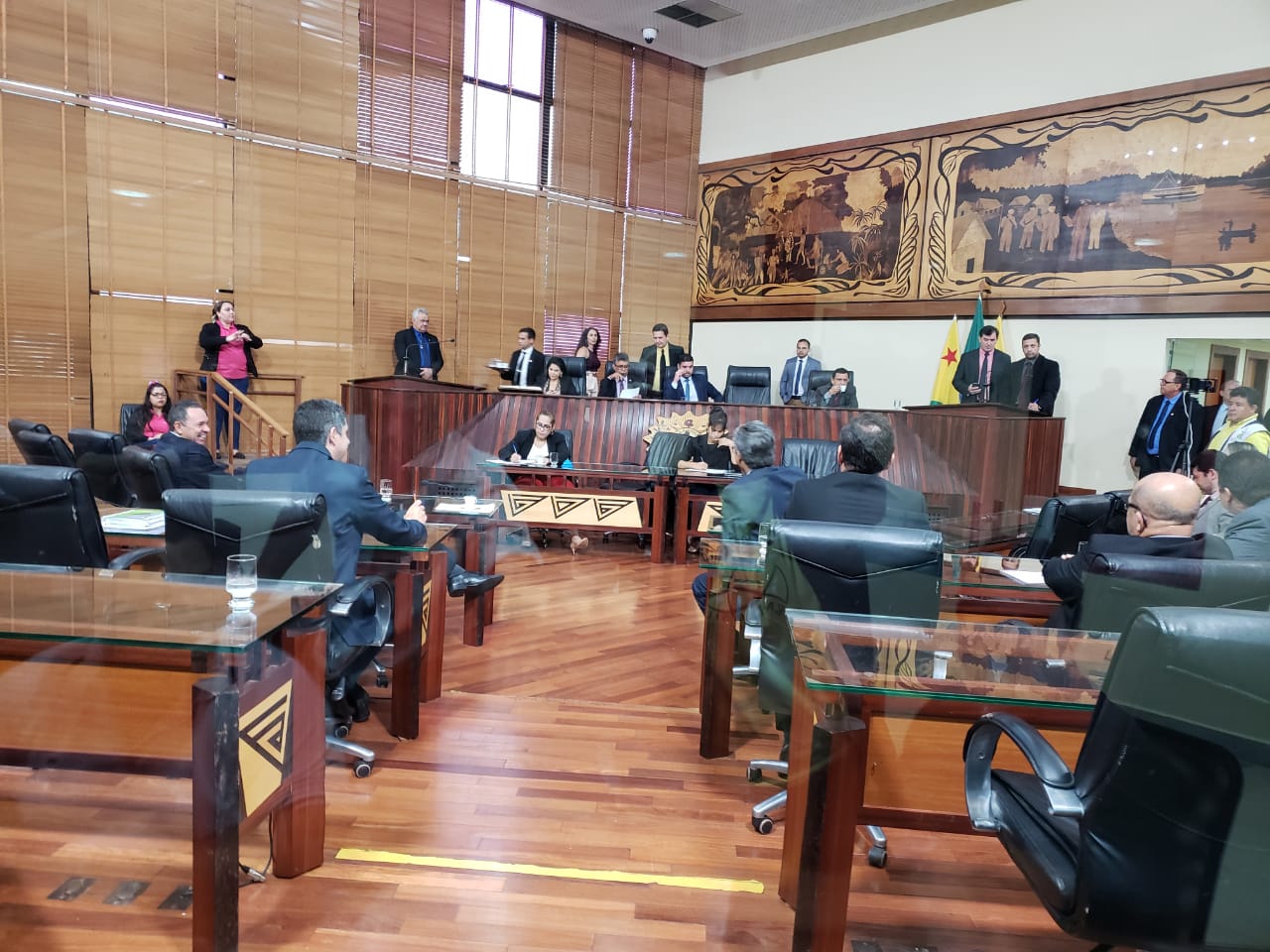 Cameli consegue mais uma vitória na Aleac: deputados aprovam alteração na LDO