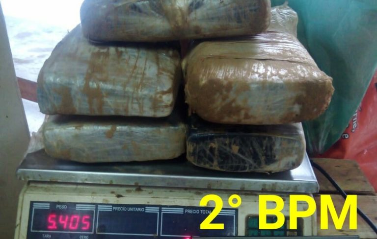 Policiais encontraram cinco quilos de maconha enterrados Ă s margens do Rio Acre