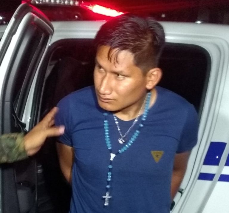 Peruano é preso no Acre com cinco quilos de cocaína em fundo falso de mala