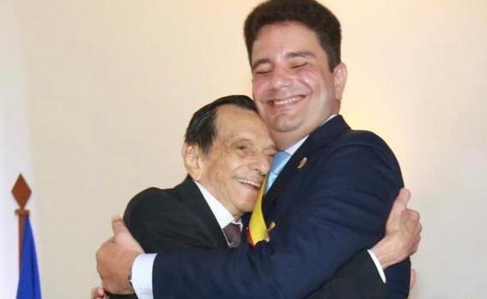 Gladson homenageia radiotelegrafista Edson Sidou, falecido aos 88 anos