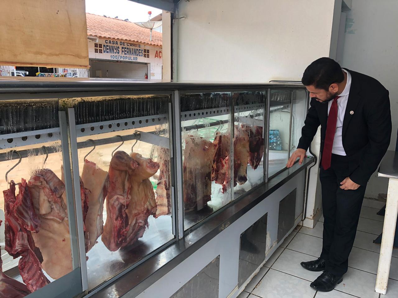 MP apreende carne clandestina que abastecia escolas da Prefeitura de Sena