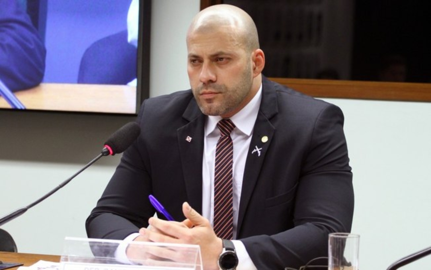 Ameaçado de cassação, deputado do PSL dispara: “Tenho coisa para f* todo mundo”