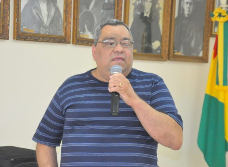 Prefeito Mazinho é ignorado por ministro da Saúde e vê, de longe, Queiroga ao lado de adversários