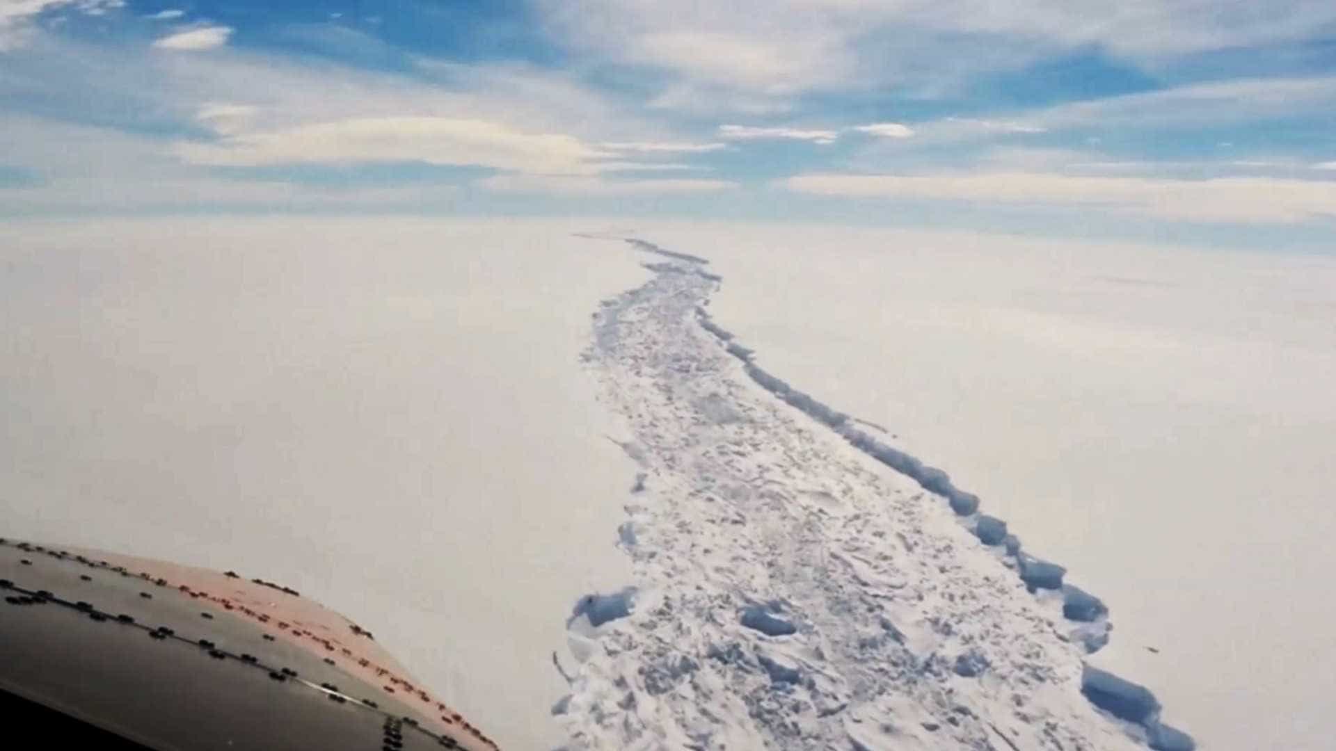 Iceberg do tamanho de São Paulo se desprende na Antártida