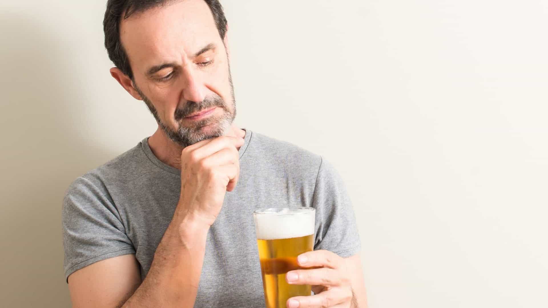 Homem com doença rara produz ‘cerveja’ no organismo