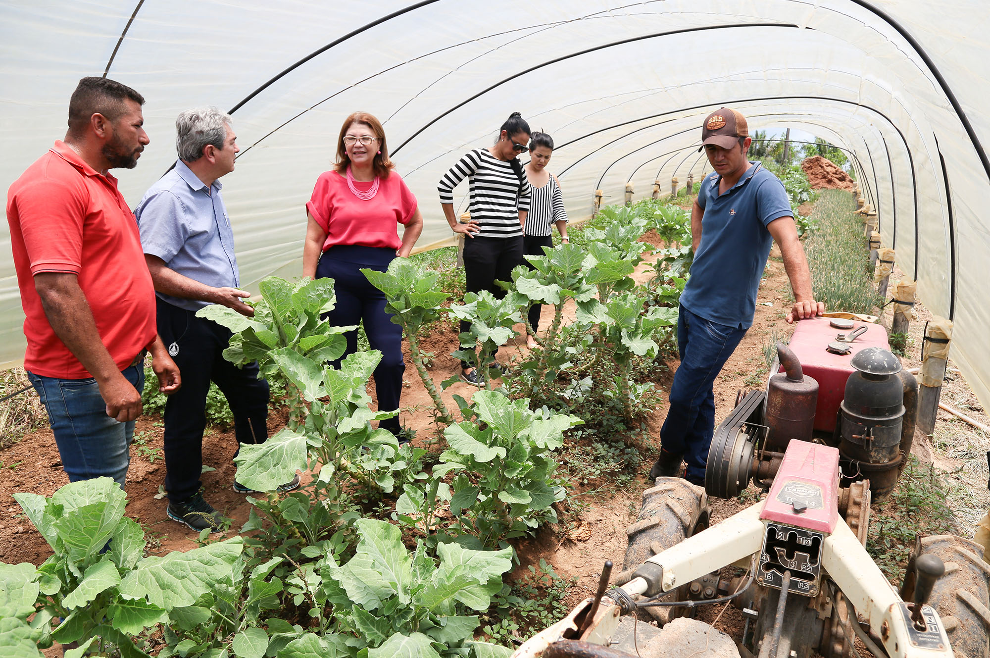 Lene Petecão visita projeto de assentamento na zona rural de Rio Branco