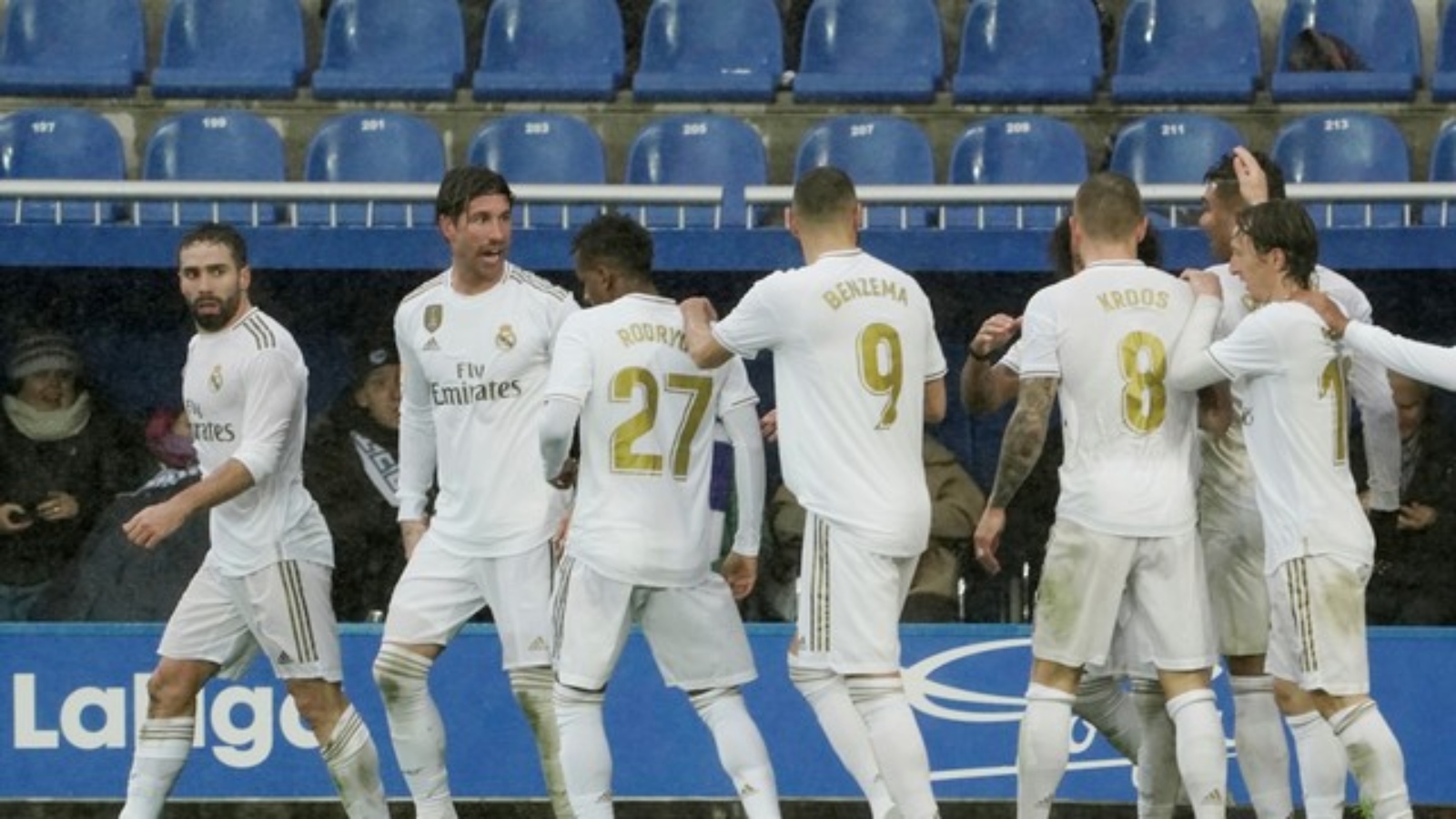 Em volta discreta de Bale ao time titular, Real Madrid sofre para vencer o Alavés