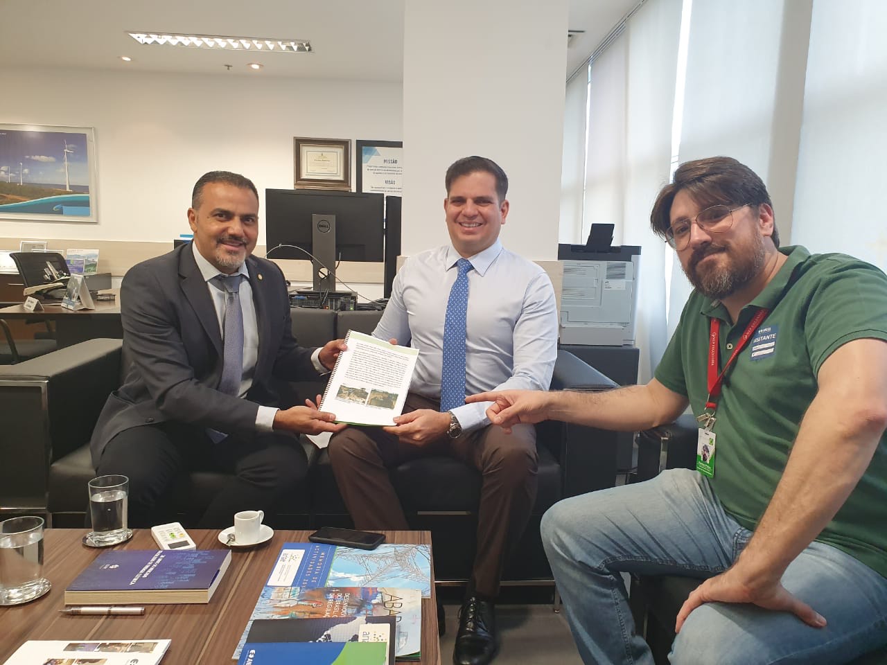 Ilderlei Cordeiro apresenta à Aneel projeto de criação da Usina de Resíduos Sólidos