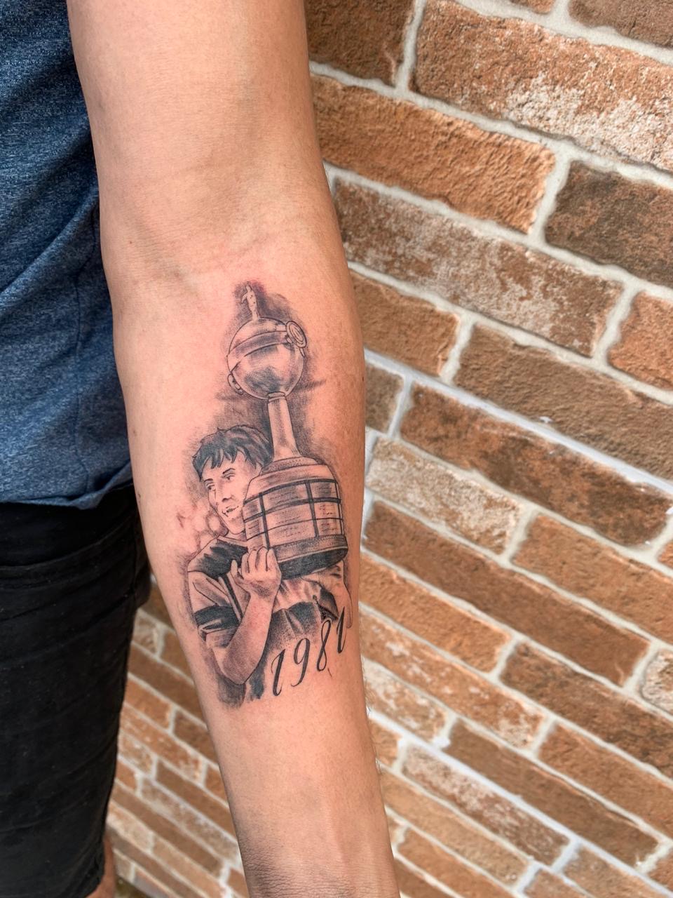Tatuagem feita por acreano é destaque no Instagram do ex-jogador Zico