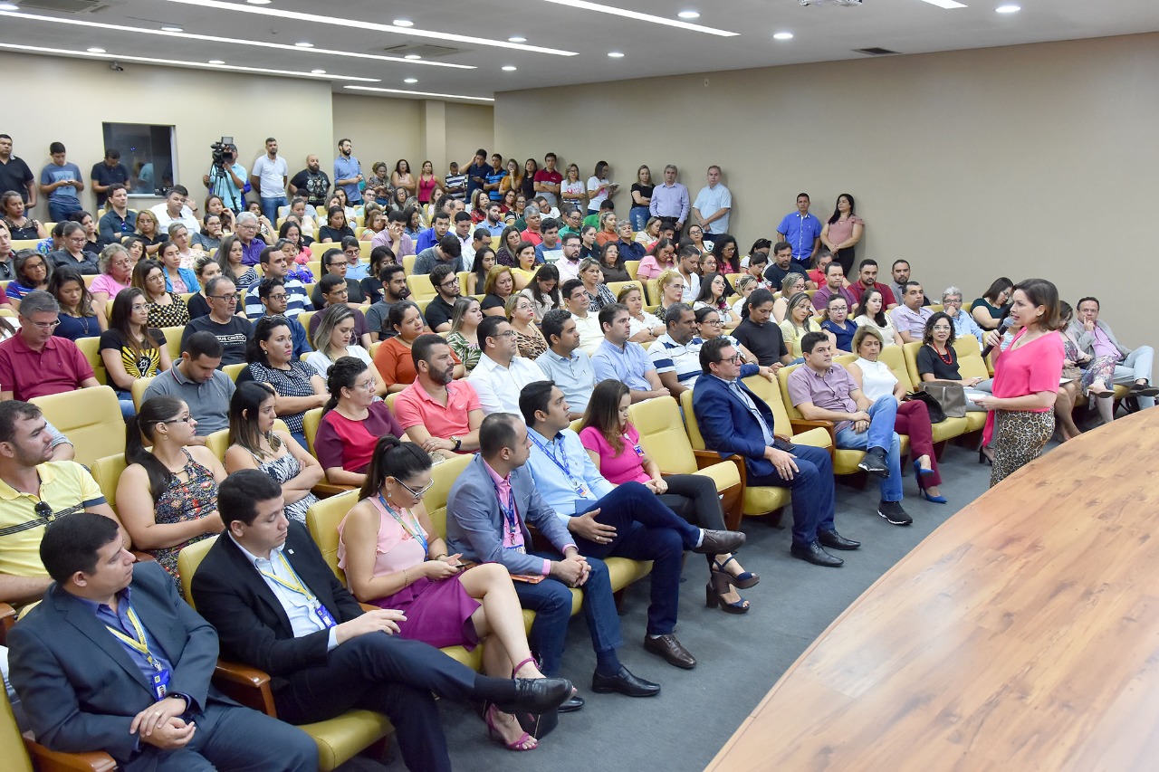 Prefeita Socorro Neri lança aplicativo e-Consig para servidores municipais