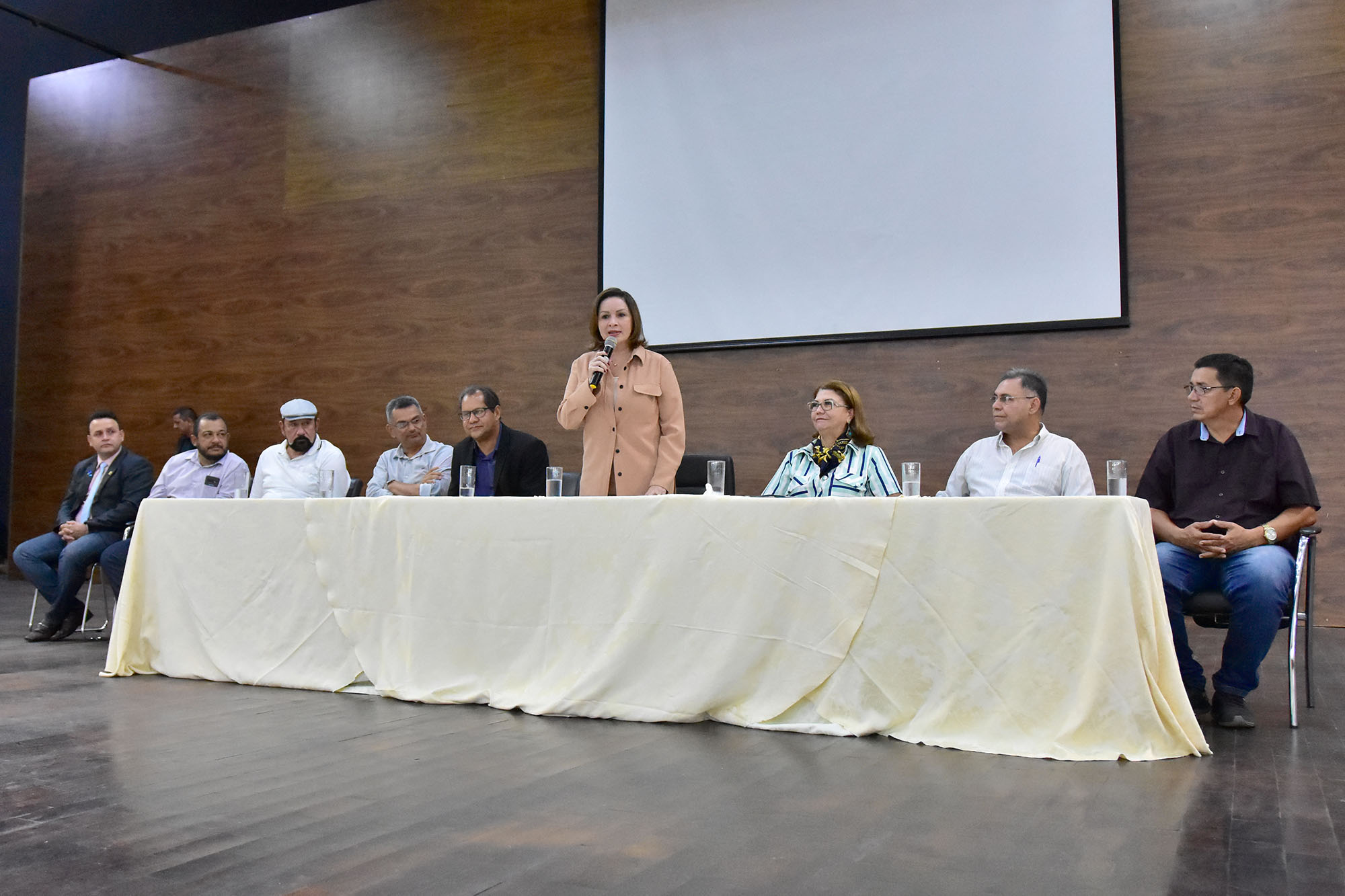 Prefeita Socorro Neri participa de seminário sobre mobilidade urbana