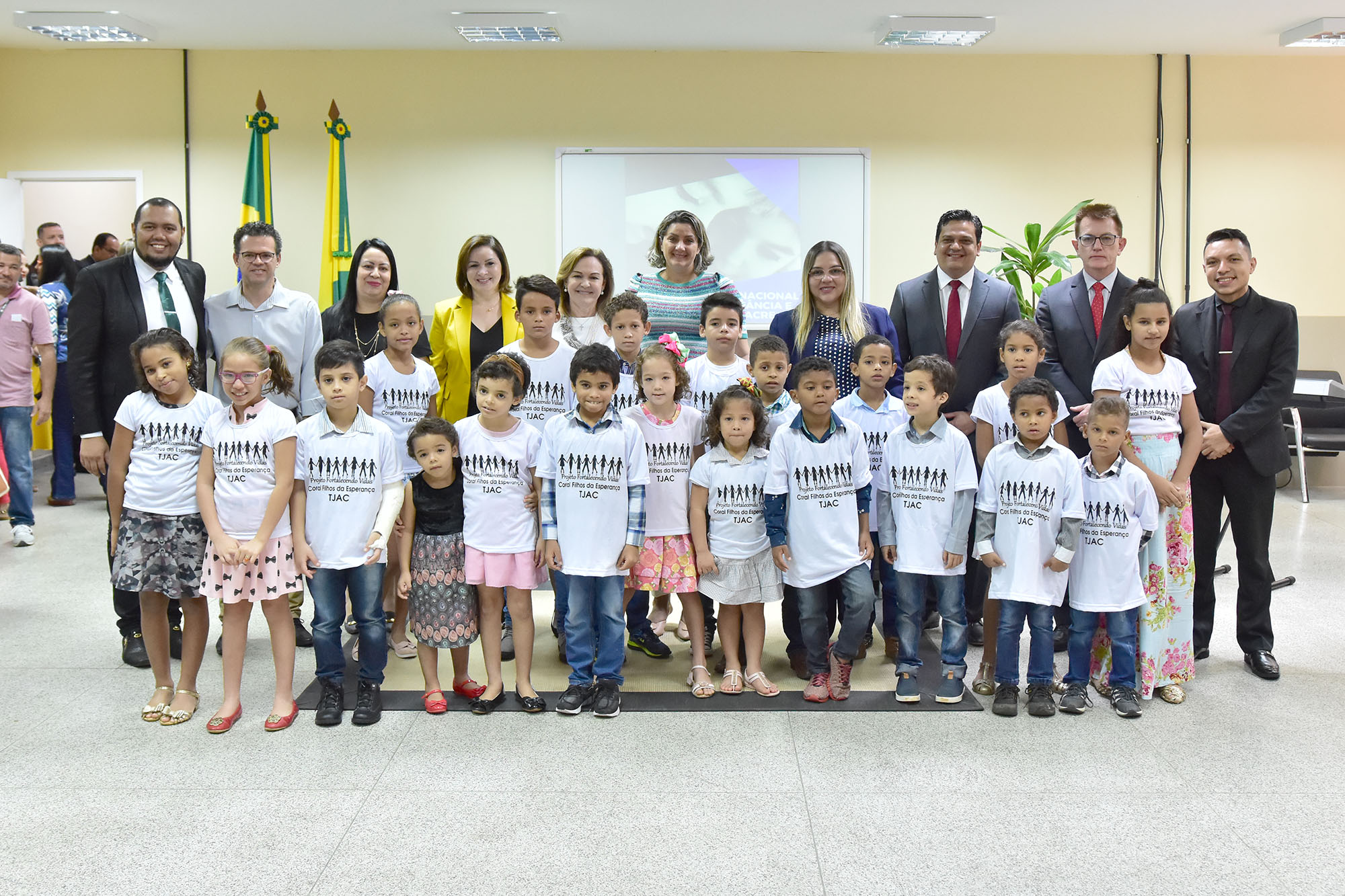Prefeita Socorro Neri prestigia seminário do TJ pela primeira infância