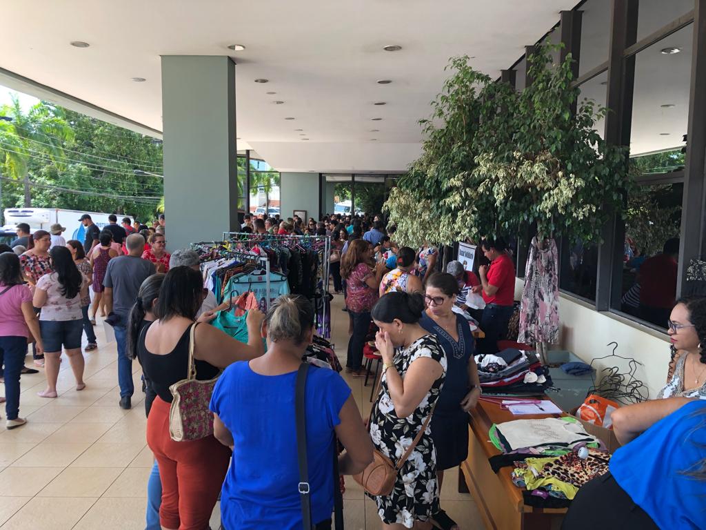 Tomada por sindicalistas, clima esquenta na Aleac e reforma pode ser retirada de pauta