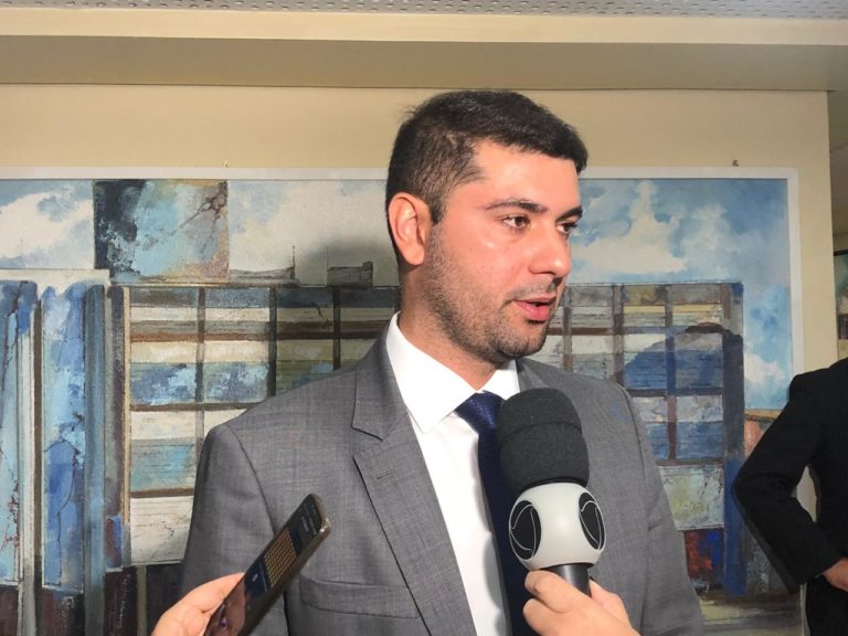 Nicolau Júnior e parlamentares da Aleac parabenizam servidores: “São vocês que levam essa Casa”