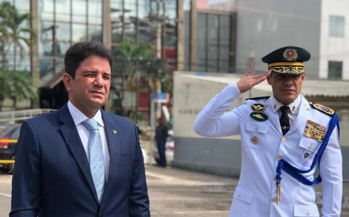 Gladson empossa Ulysses Araújo como novo comandante da Polícia Militar do Acre