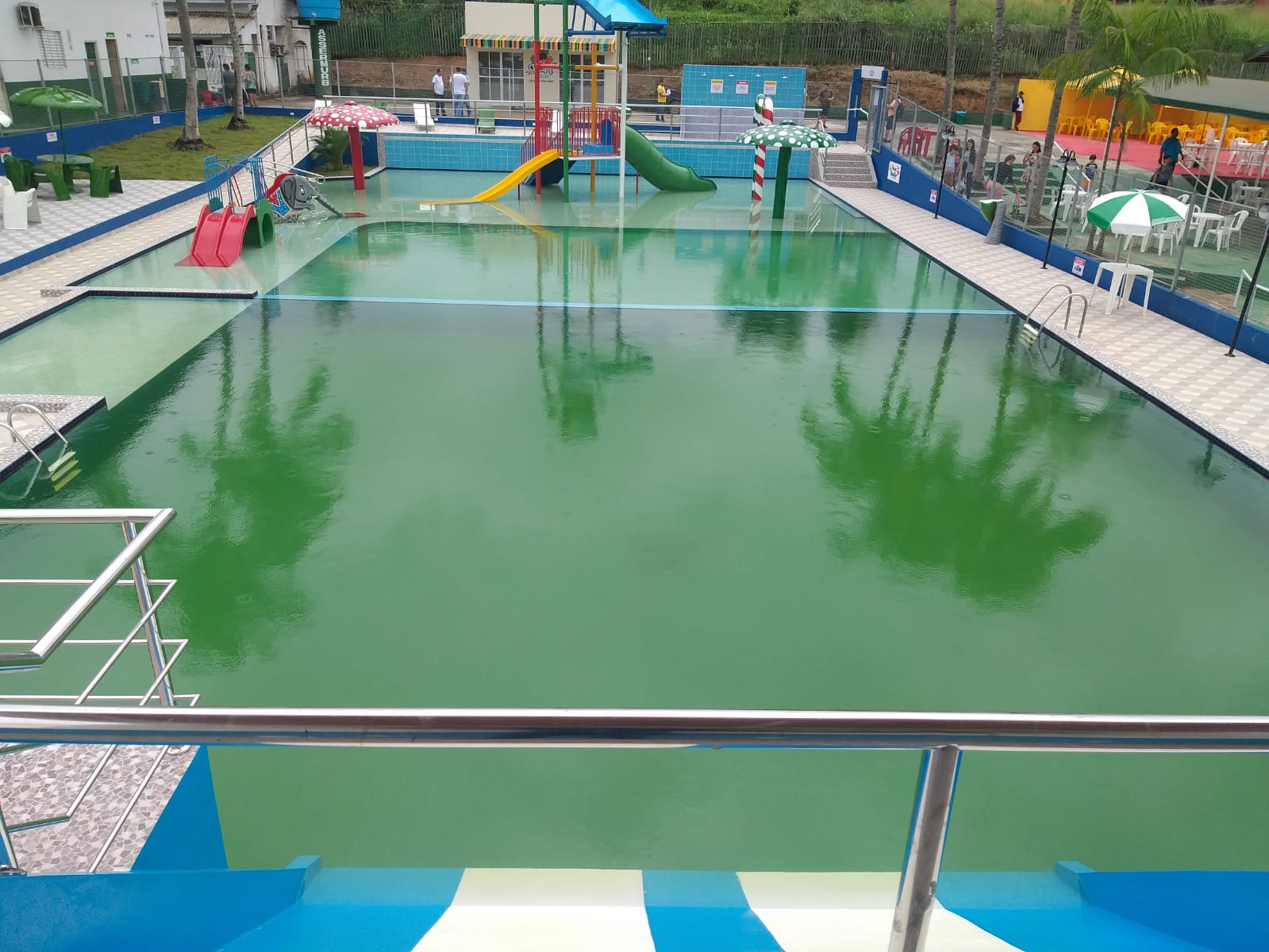 Parque Aquático da Assermurb reúne mais de 1 mil pessoas