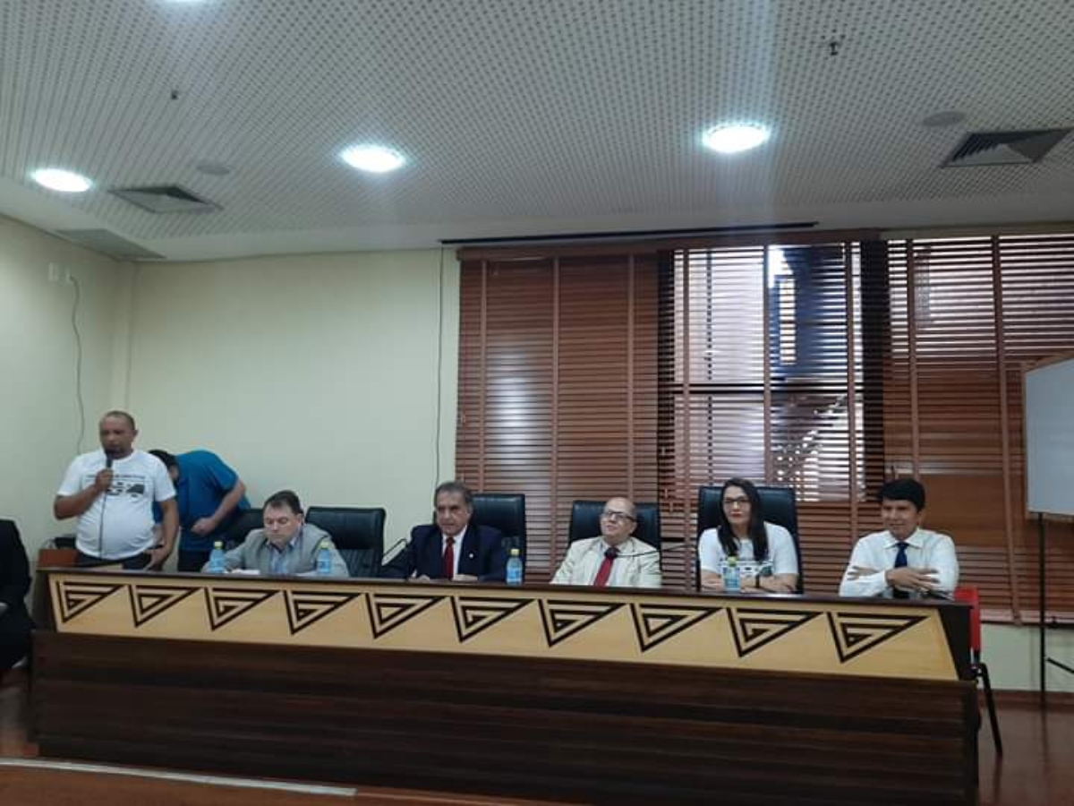 Bestene se reúne com vereadores para discutir situação da saúde no interior