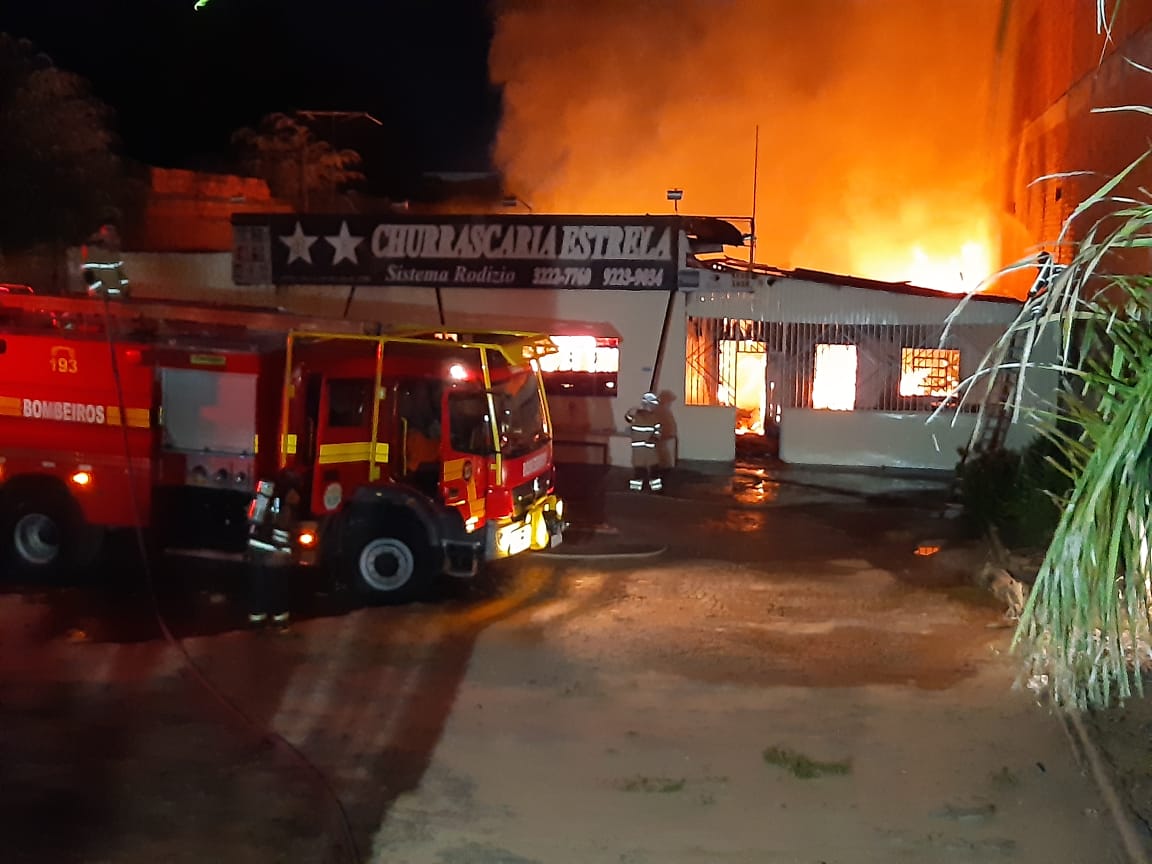 Incêndio destrói churrascaria Estrela, uma das mais antigas do Acre