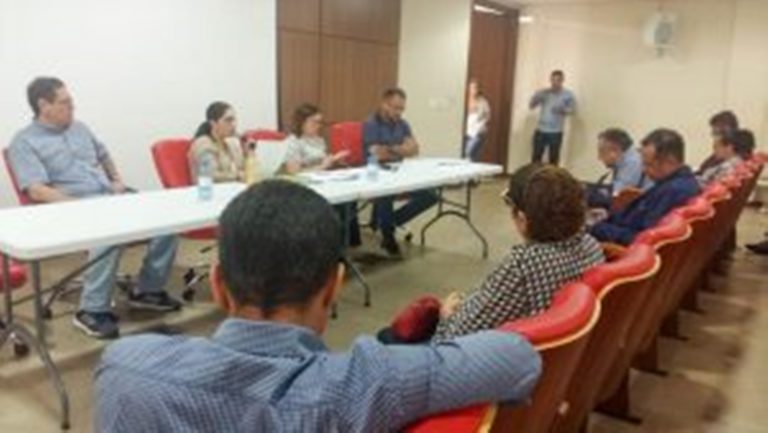 Auditores aclamam Ayrton Geber como presidente do Sindifisco-AC