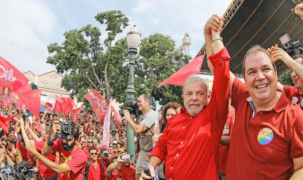 Tião Viana recebe telefonema de Lula e comemora: “Me convidou para ir a SP com ele”